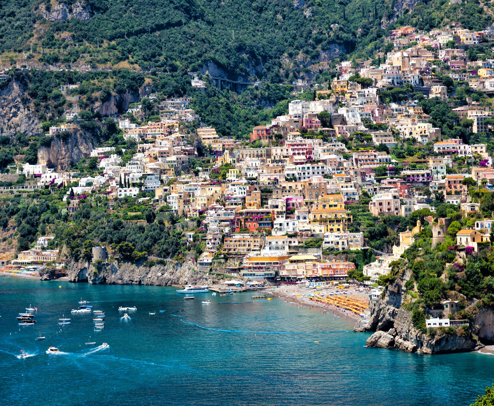 Widok na miasto Positano w Kampanii